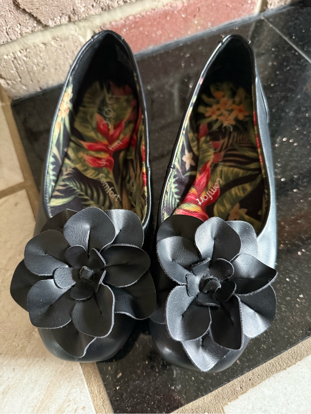Women's b.o.c. Black Floral Applique Ballet Flats